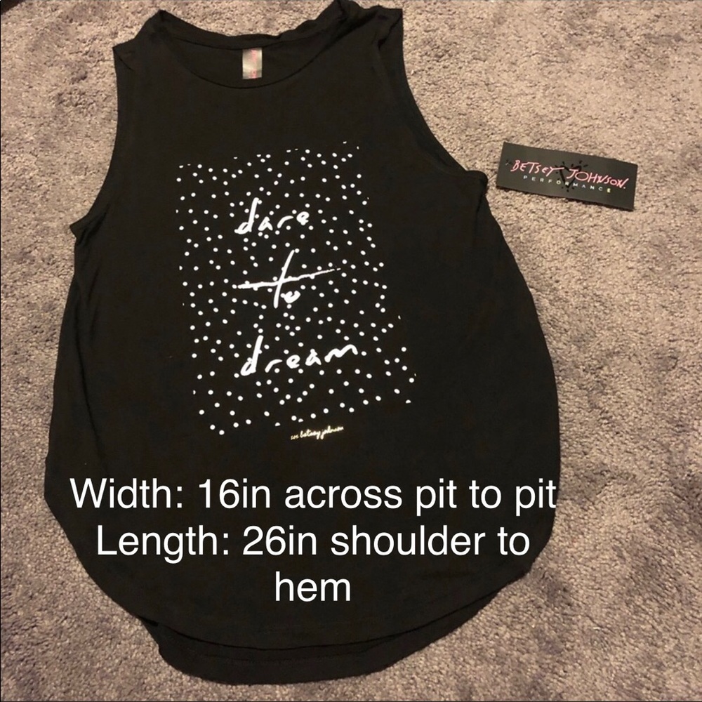 NWT! Betsey Johnson Dare to dream graphic tank.